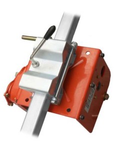 Elevador-Rescatador para trípode TRI 15, homologado para personas. Con cable de acero galvanizado de Ø6,8mm y freno automático. 2