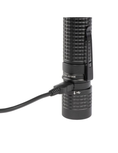 T8R- LINTERNA TÁCTICA RECARGABLE USB- 762 LUMEN