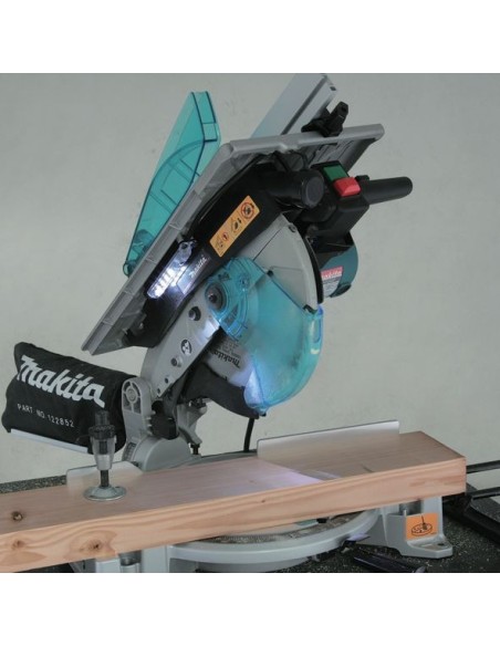 Makita LH1040F Ingletadora con sierra de mesa 260 mm con luz
