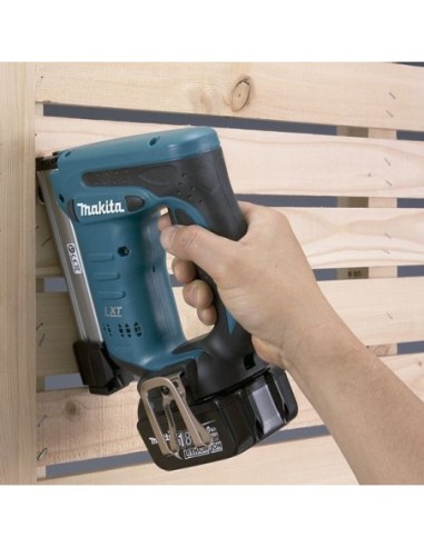 Makita DST221Z Grapadora 18V Litio-ion