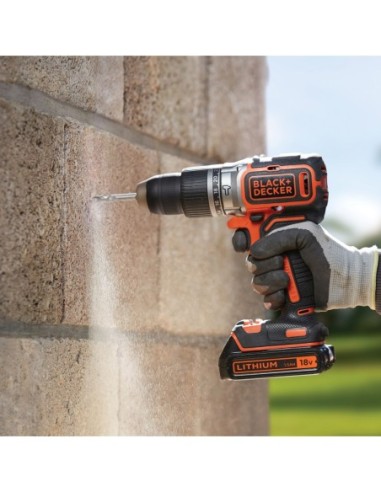 BL188D2KA31-QW - Taladro percutor BRUSHLESS 18V com 2 baterias 2,0Ah de Litio, set 31 acessórios, carregador e caixa de ferrame