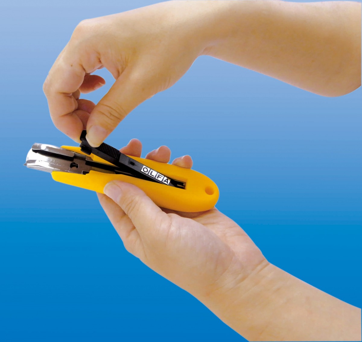 Cúter de seguridad mango Comfort Grip con retracción de cuchilla semi automática SK-5 OLF-SK-5 | CUTTERS