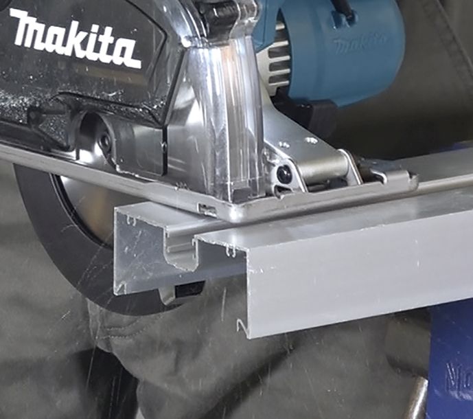 Makita DCS553Z Cortador de metal con depósito 150mm 18V LXT MAK-DCS553Z | CORTADORAS